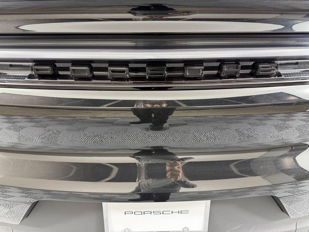 Certified 2025 Porsche Cayenne Coupe AWD/4WD image 14