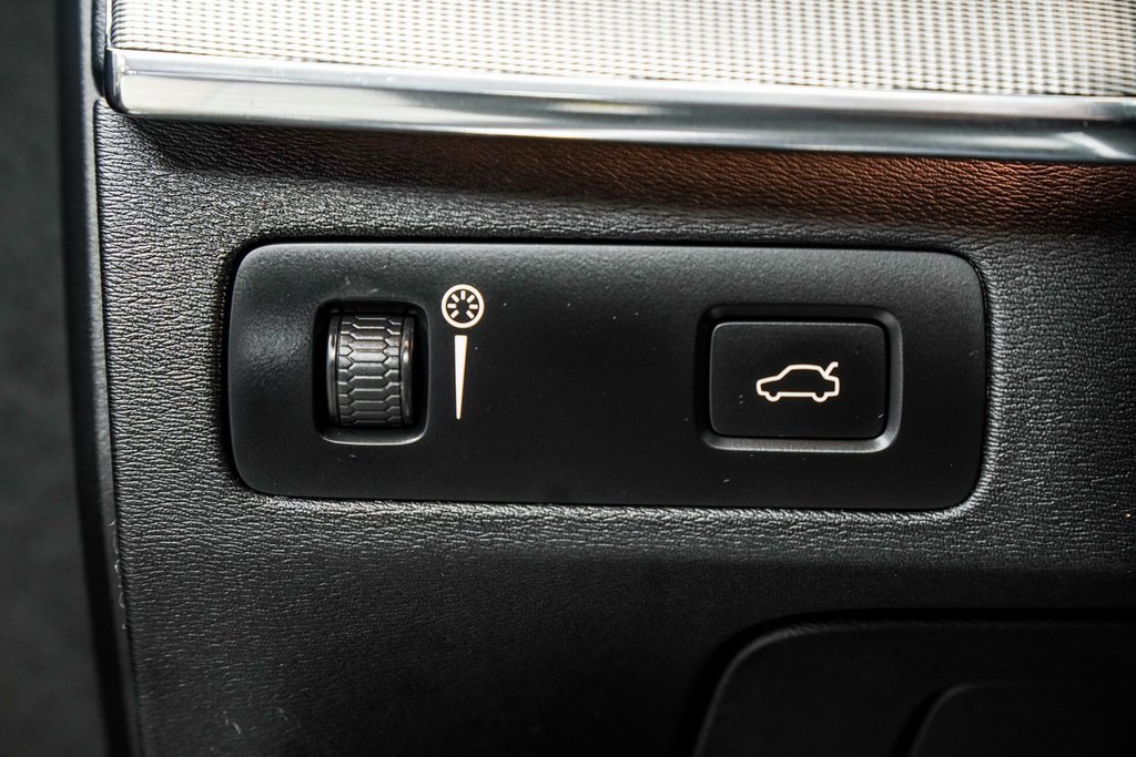 Used 2021 Volvo XC90 T6 R-Design w/ Advanced Package image 36