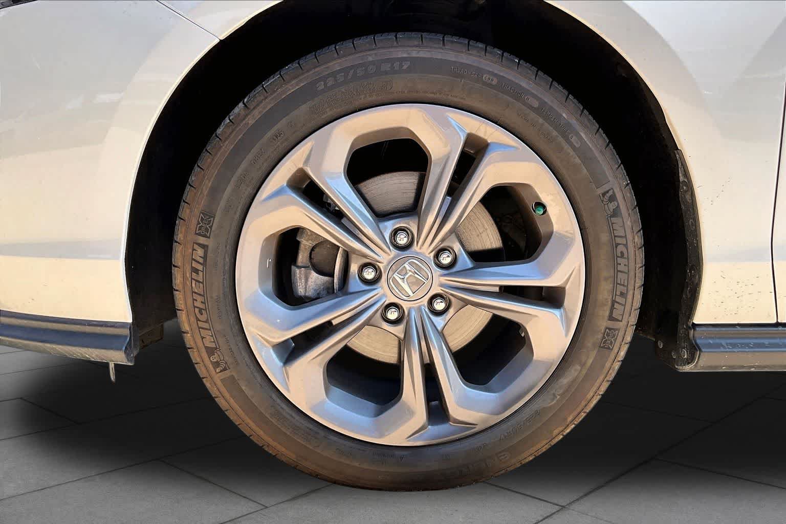 Used 2024 Honda Accord EX image 11