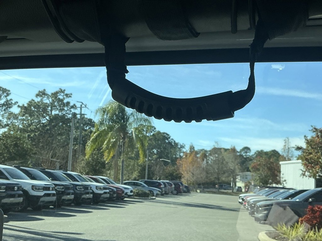 Used 2018 Jeep Wrangler Unlimited Sahara image 48