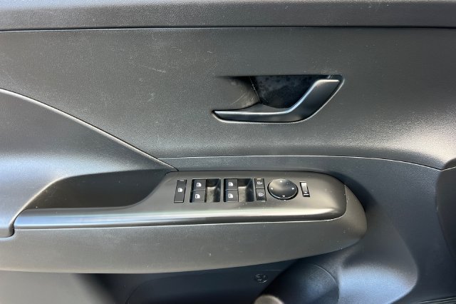 Used 2025 Hyundai Kona SEL AWD/4WD image 13