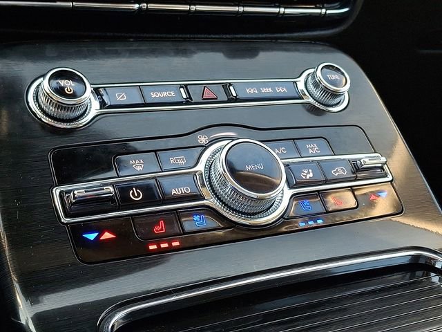 Used 2023 Lincoln Nautilus Reserve image 11