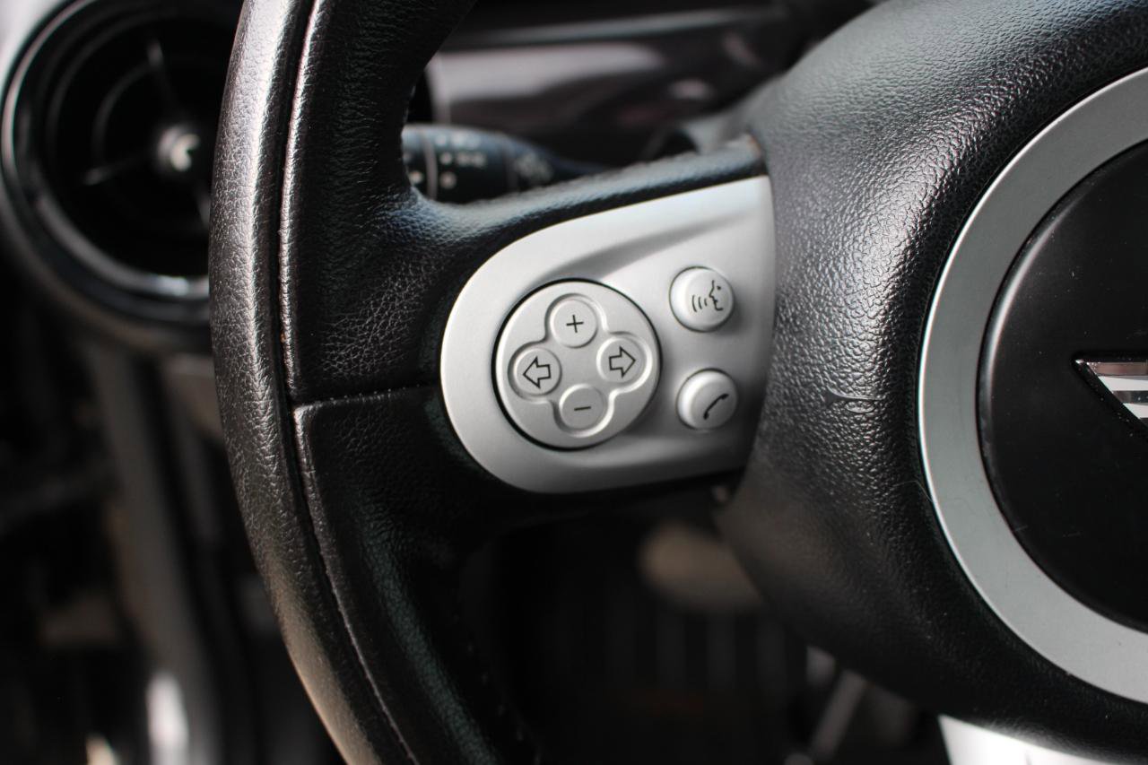 Used 2010 MINI Cooper Hardtop image 17