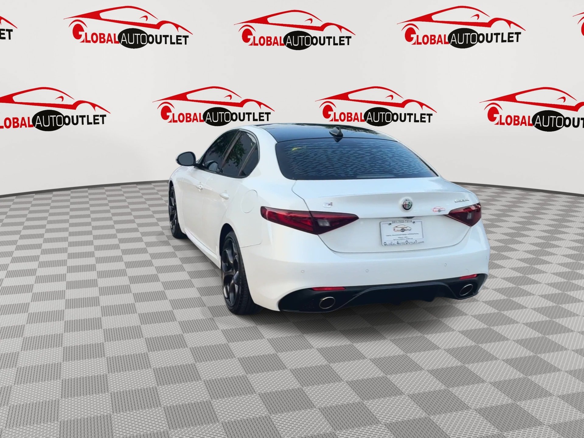 Used 2018 Alfa Romeo Giulia Ti Sport w/ Quick Order Package 22S Sport AWD/4WD image 7