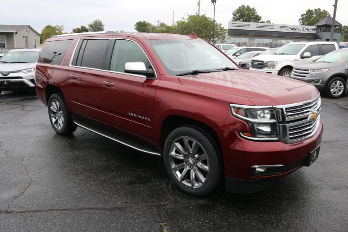 Used 2017 Chevrolet Suburban Premier image 9