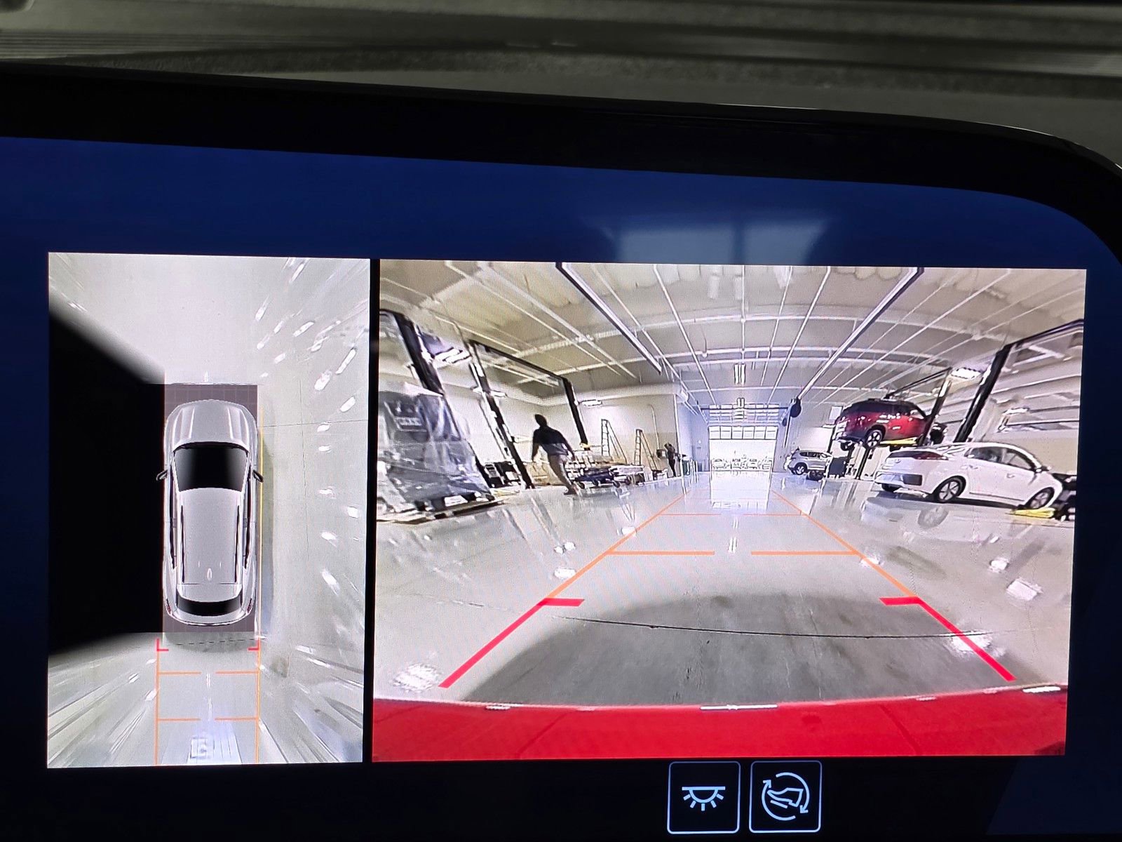 Used 2025 Chevrolet Equinox EV RS w/ Convenience Package II image 29