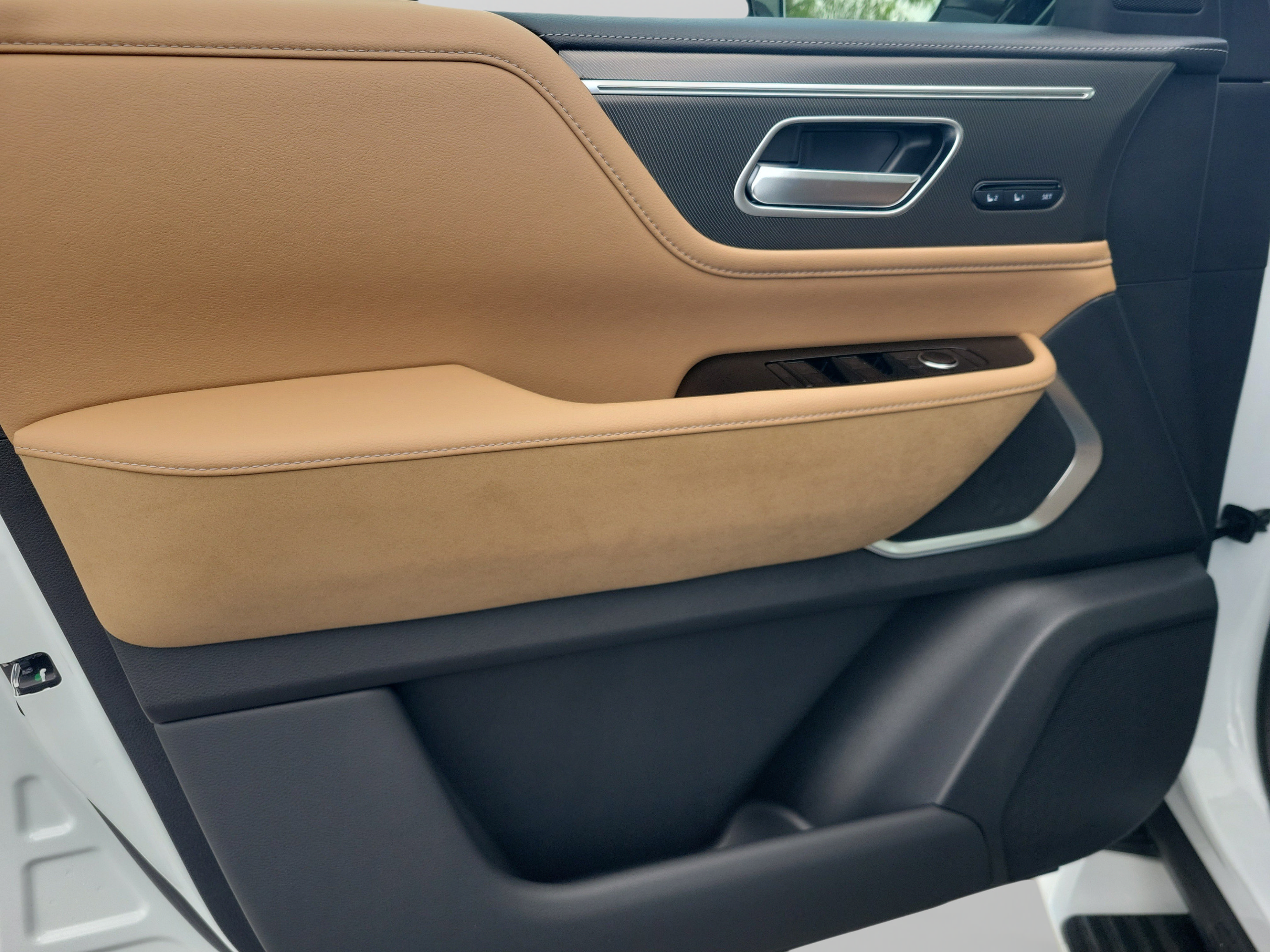 New 2027 INFINITI QX80 Luxe w/ Cargo Package RWD image 23