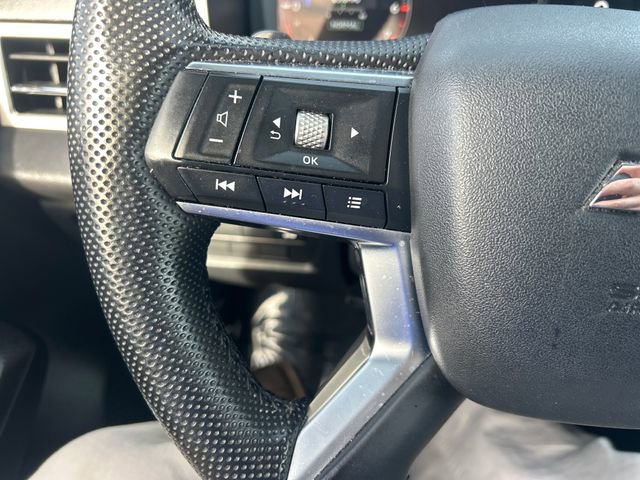 Used 2023 Mitsubishi Outlander SE Black Edition image 14