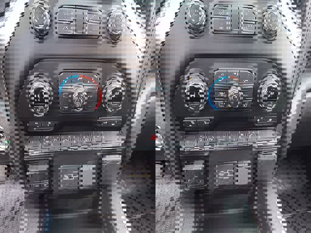 Used 2021 Chevrolet Silverado 1500 LT Trail Boss w/ Convenience Package II AWD/4WD image 18