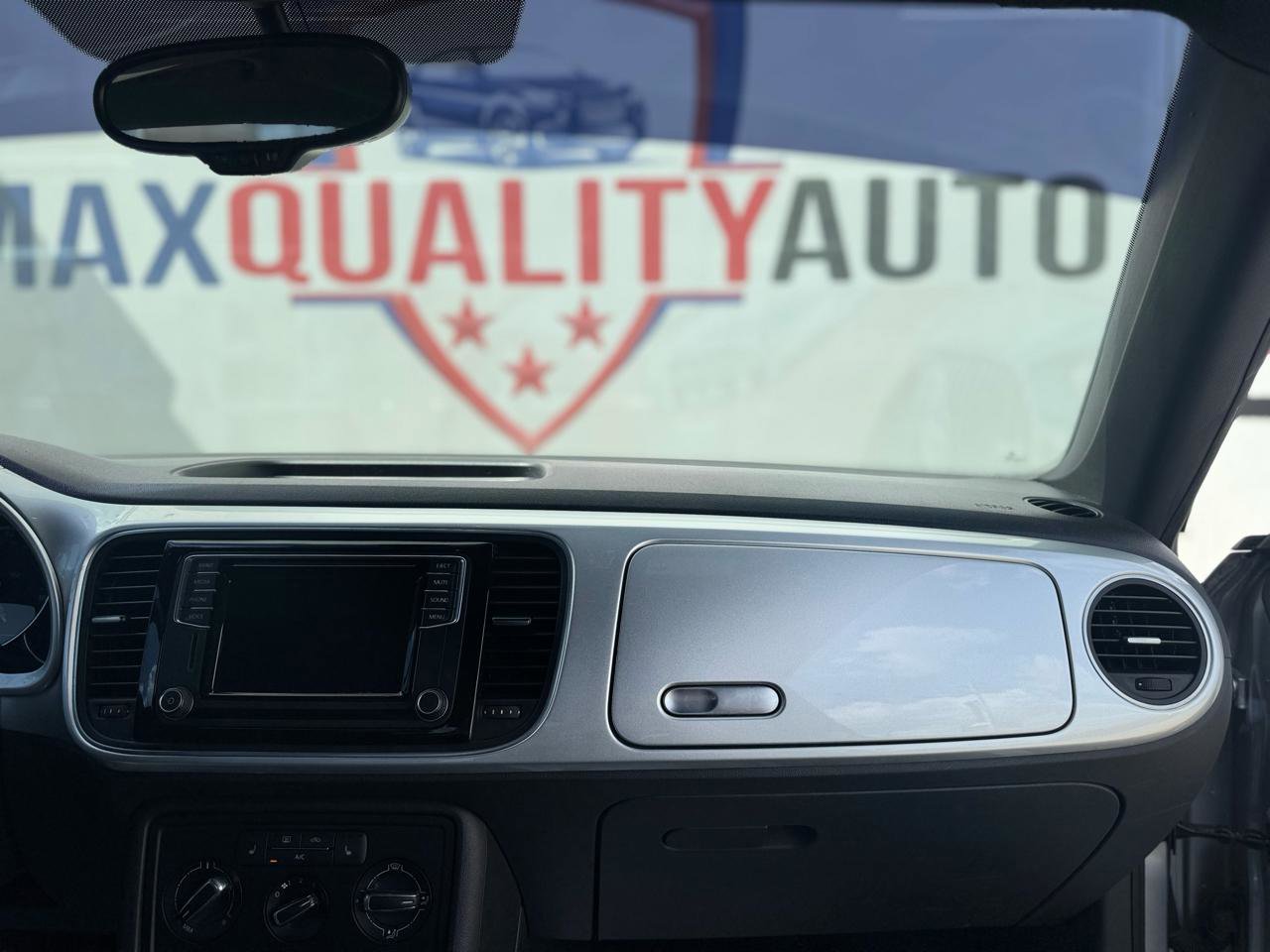 Used 2016 Volkswagen Beetle 1.8T SE image 32