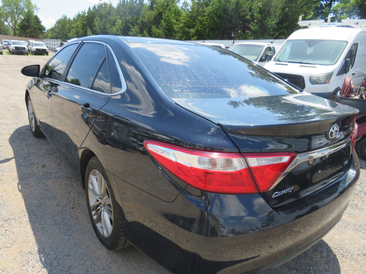 Used 2015 Toyota Camry SE image 6