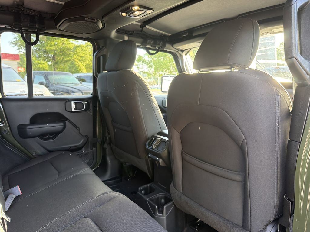 Used 2022 Jeep Wrangler Unlimited Sport AWD/4WD image 16