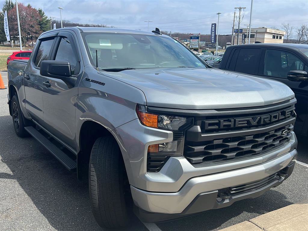 Used 2023 Chevrolet Silverado 1500 Custom image 1