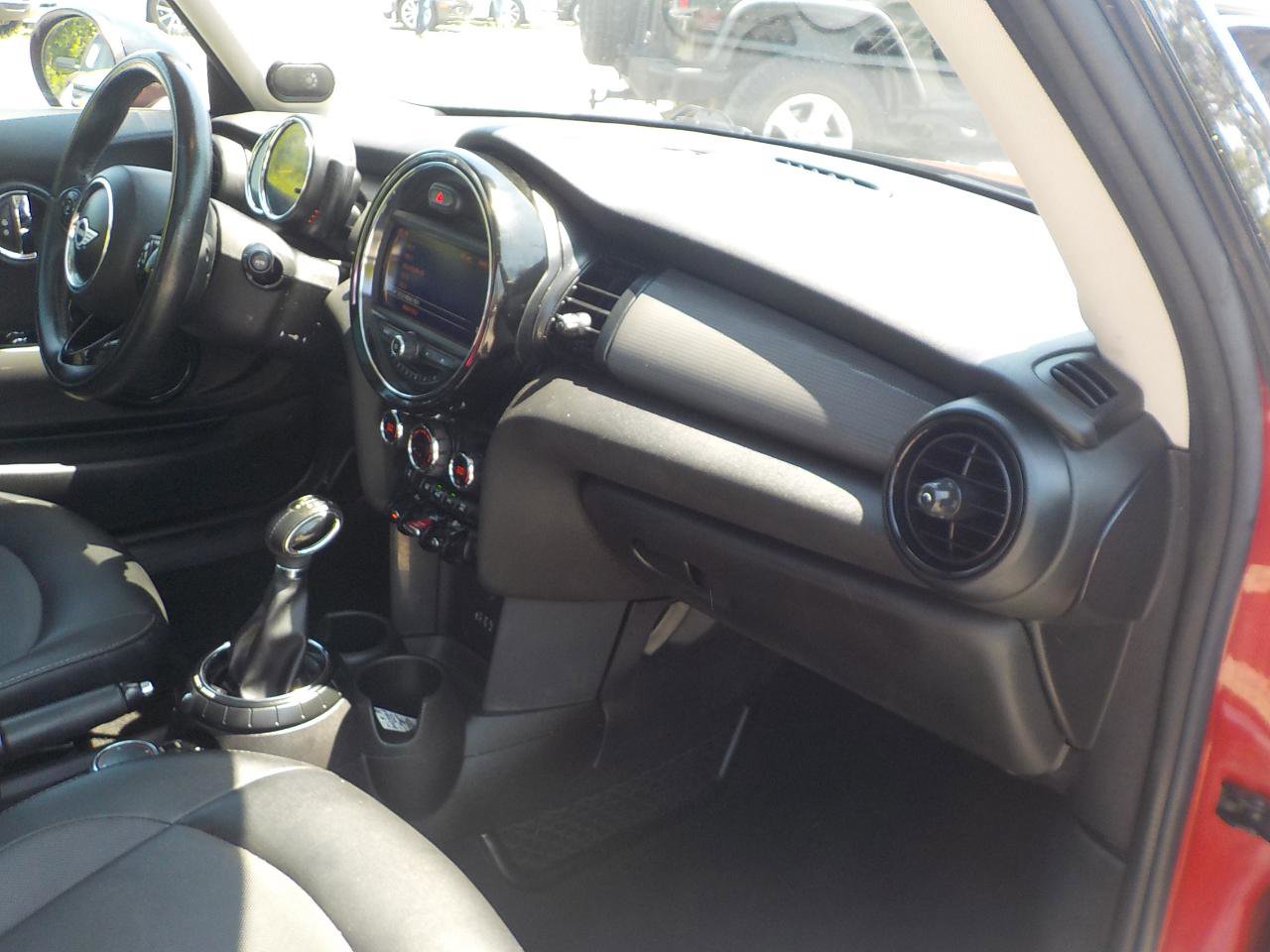 Used 2015 MINI Cooper 2-Door Hardtop FWD image 24