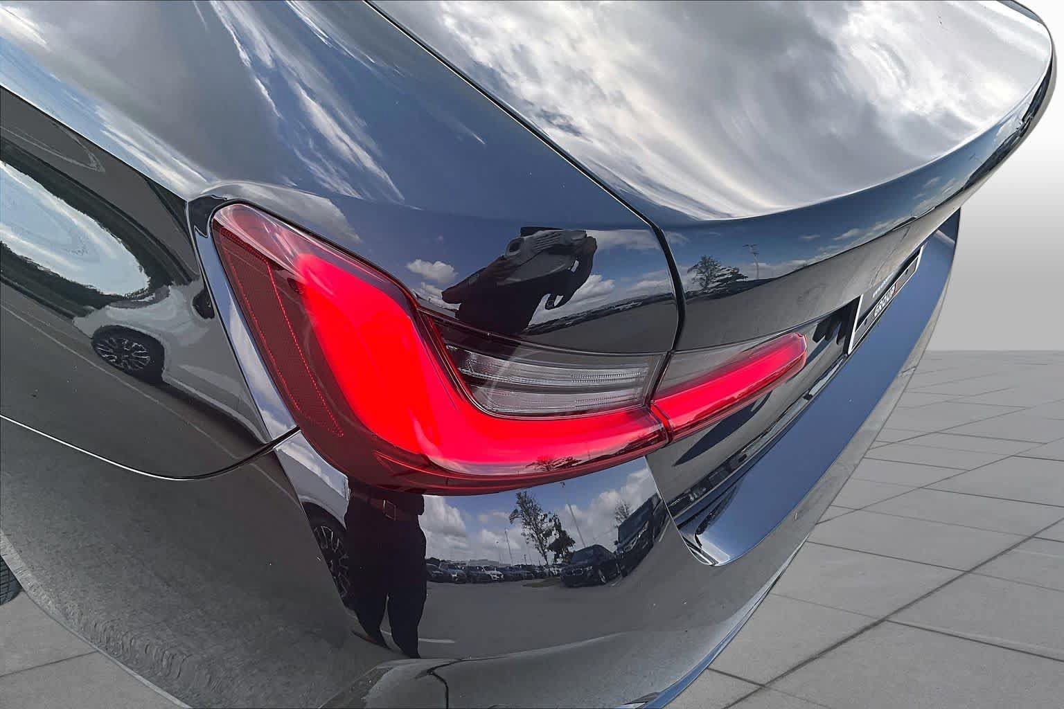 Used 2024 BMW 330i Sedan w/ Convenience Package RWD image 27