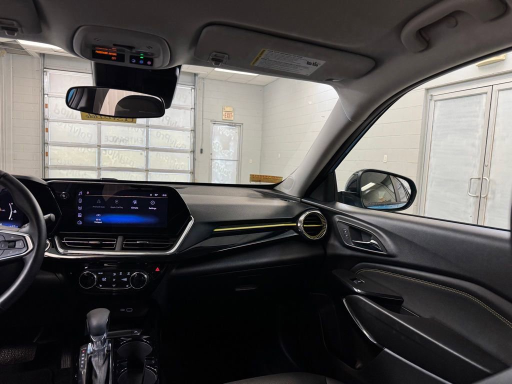 Used 2025 Chevrolet Trax ACTIV w/ Driver Confidence Package FWD image 22