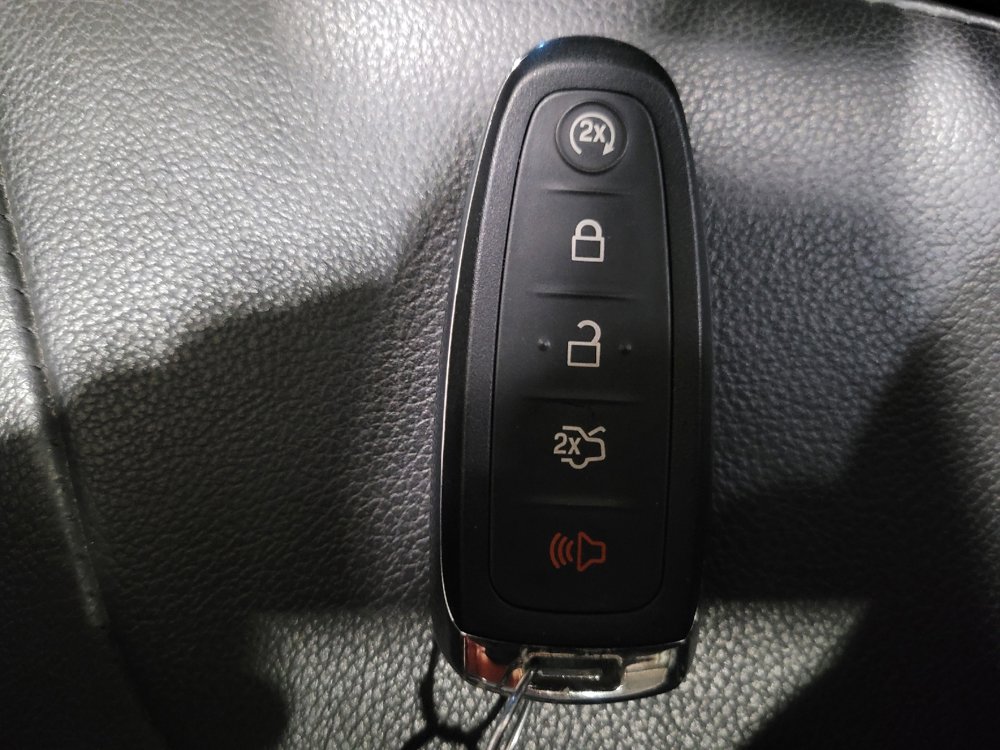 Used 2014 Ford Focus Titanium FWD image 32