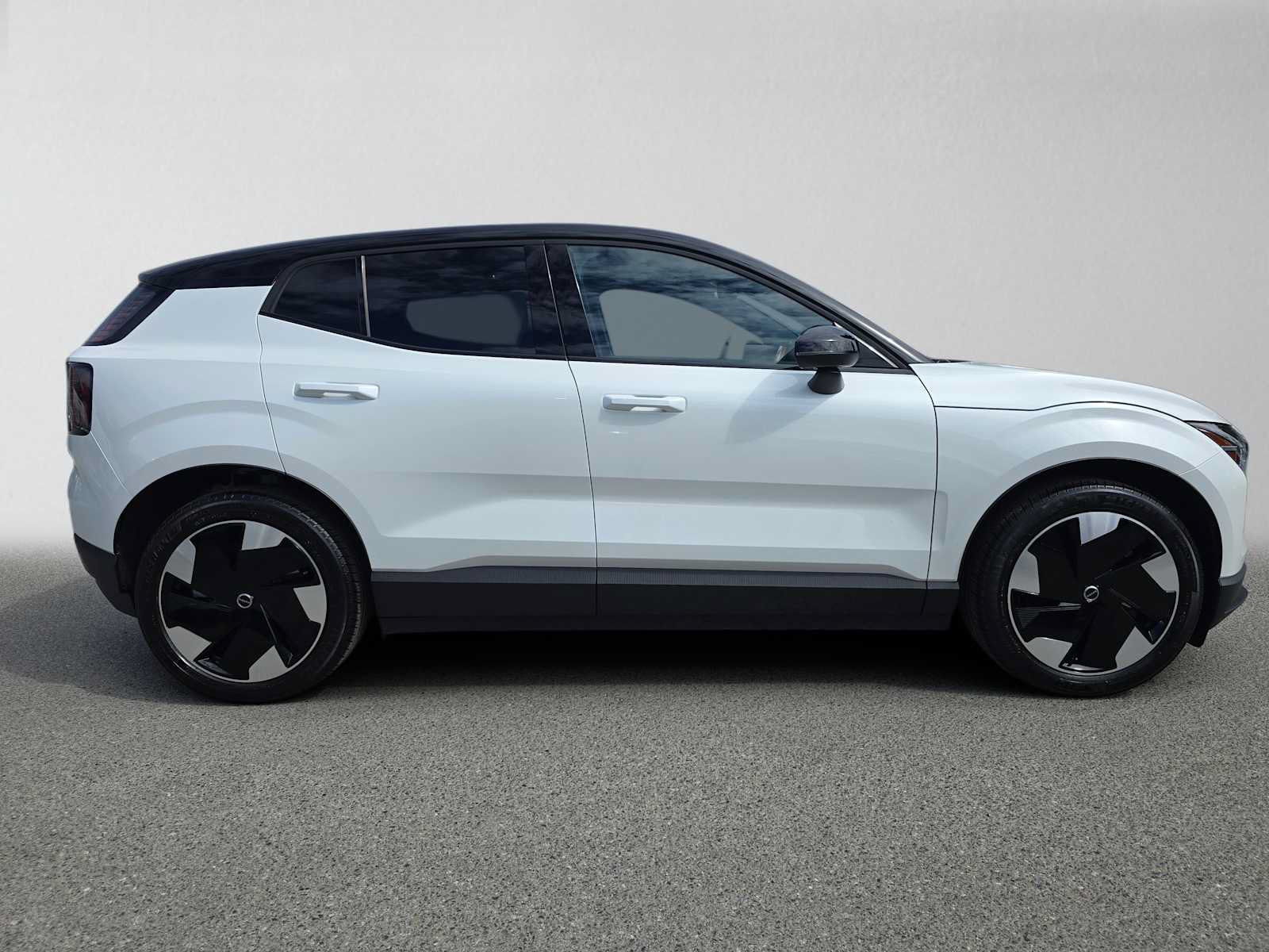 Certified 2025 Volvo EX30 Plus w/ Climate Package AWD/4WD image 3