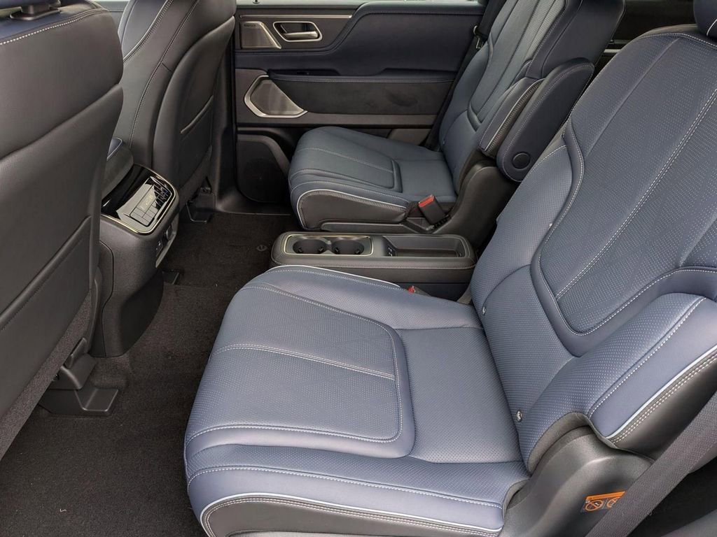 New 2026 INFINITI QX80 4WD w/ Sport Exterior Package image 28