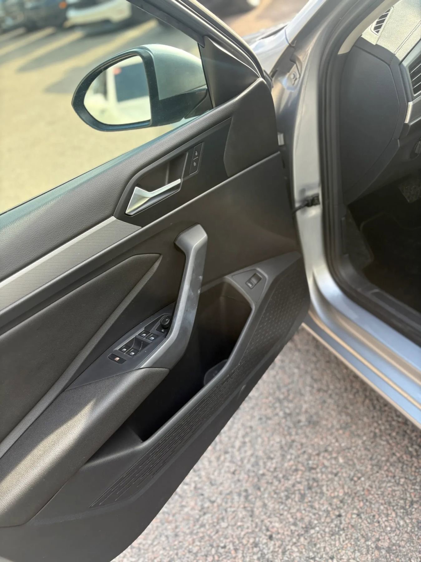 Used 2019 Volkswagen Jetta SE image 50