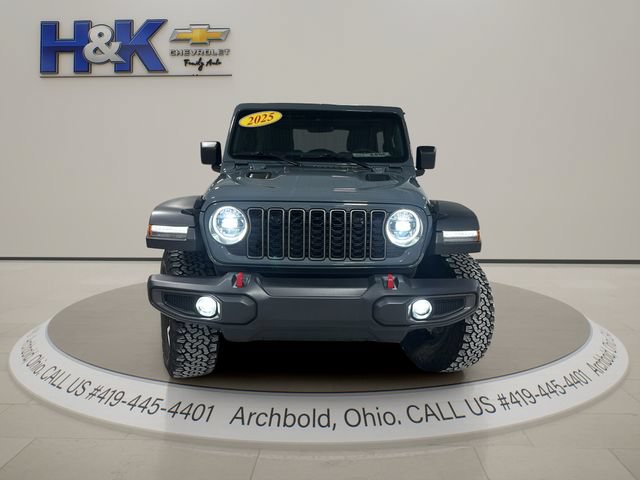 Used 2025 Jeep Wrangler Unlimited Rubicon AWD/4WD image 2