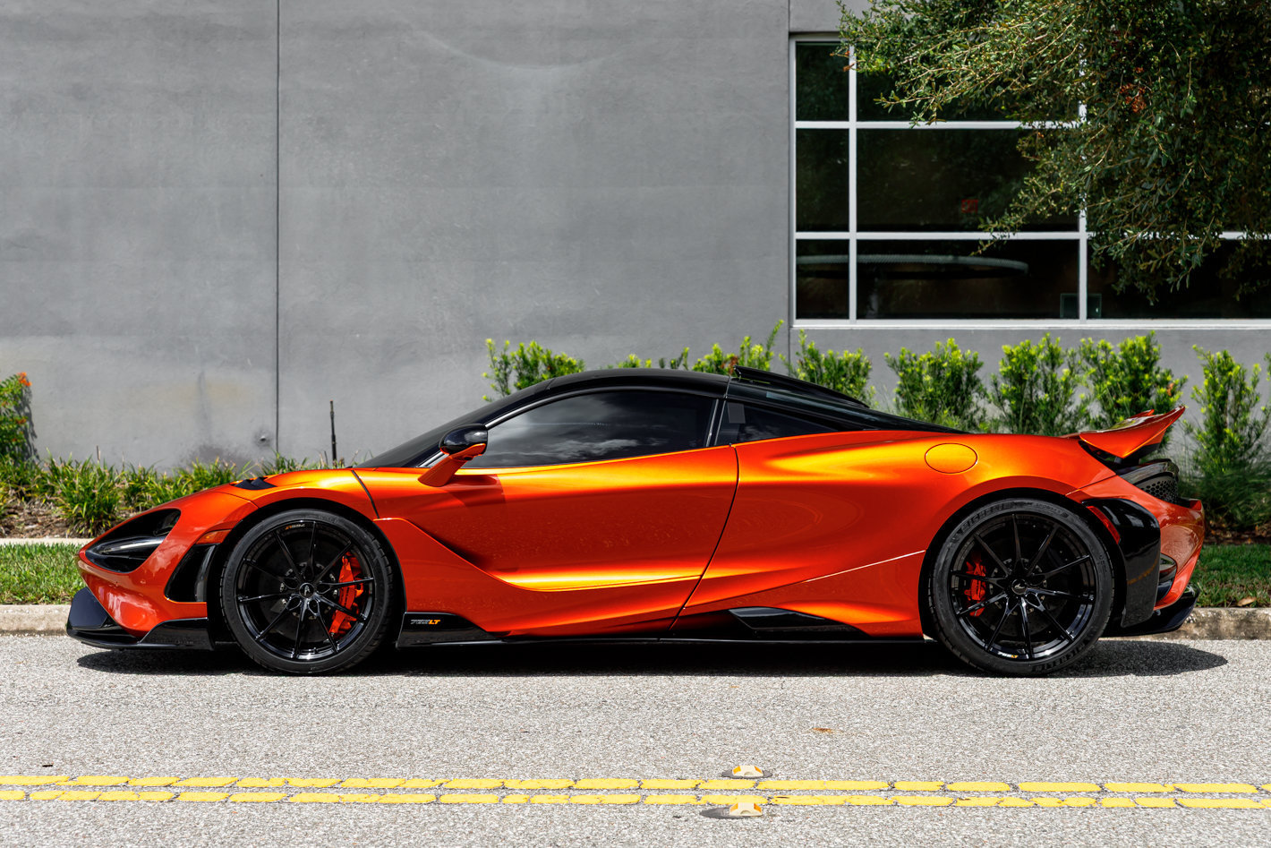 Used 2021 McLaren 765LT RWD image 28