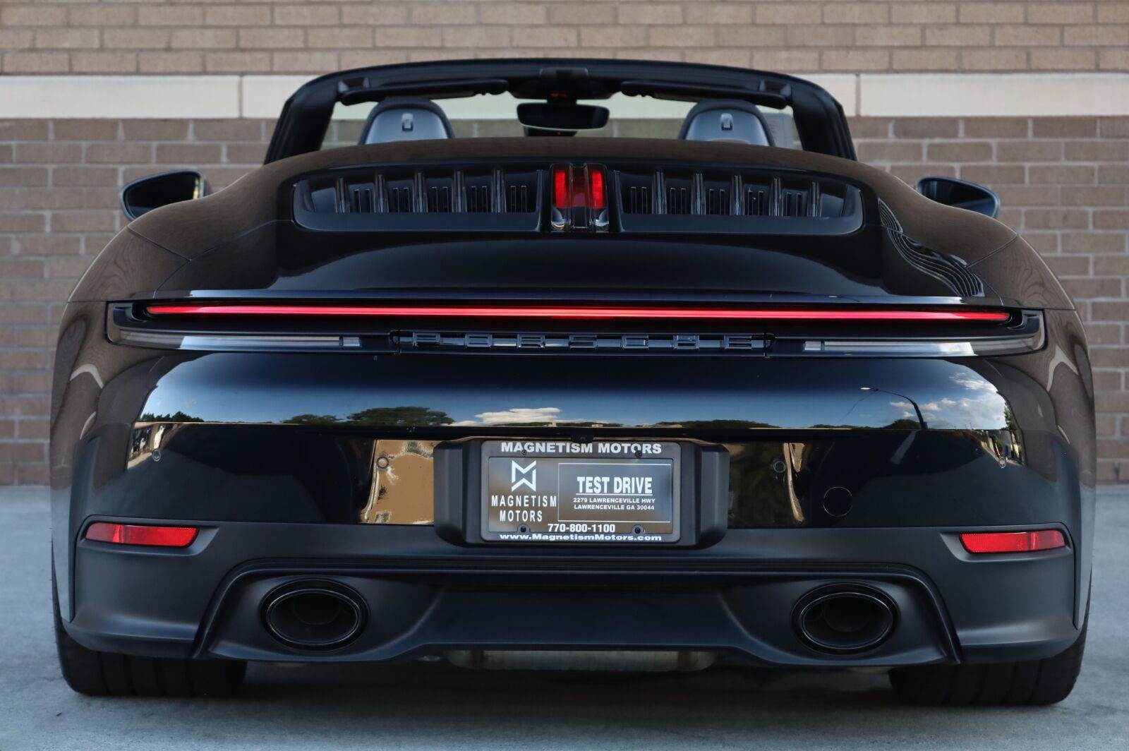 Used 2026 Porsche 911 Carrera T RWD image 17