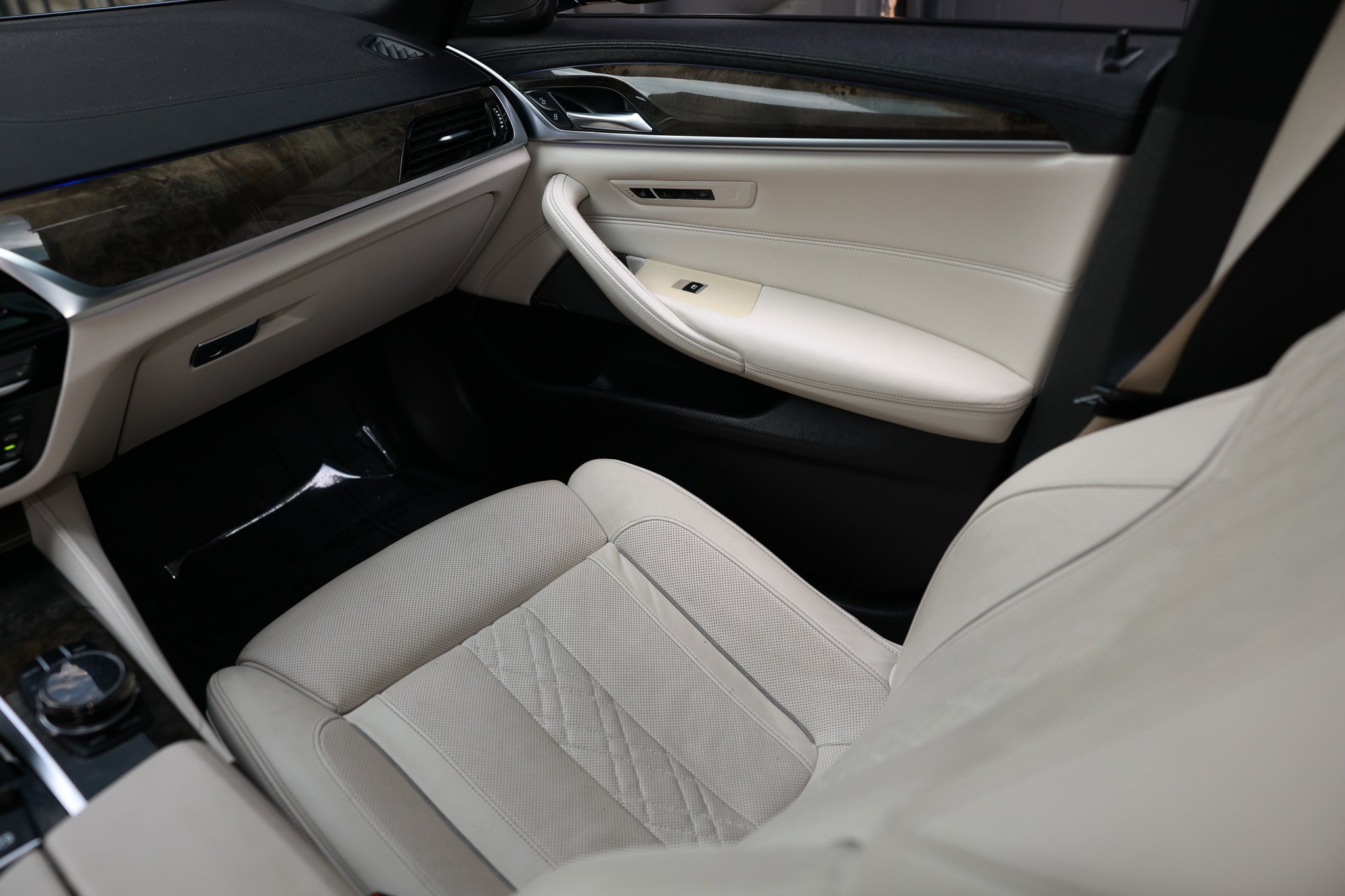 Used 2018 BMW M550i xDrive image 28