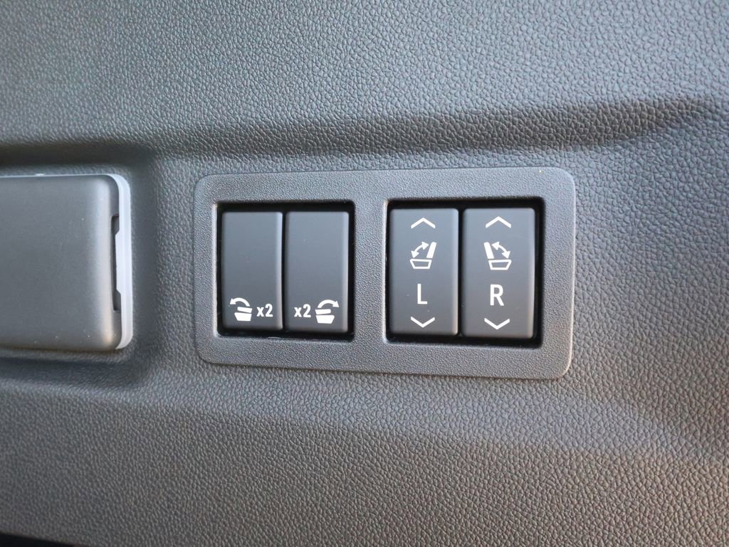 New 2026 GMC Yukon XL Elevation w/ LPO, Elevation Black Package image 34