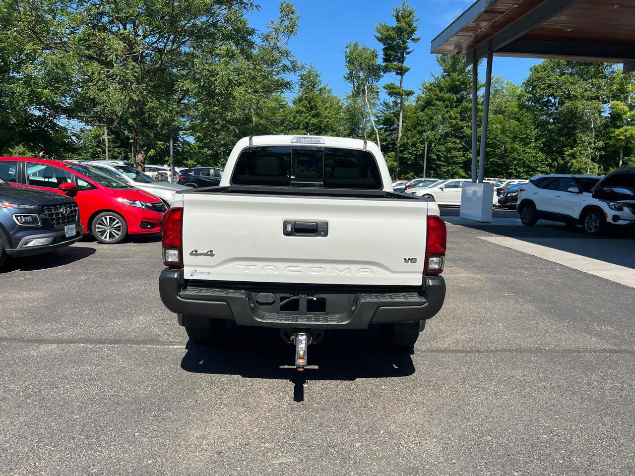 Used 2022 Toyota Tacoma SR5 AWD/4WD image 4