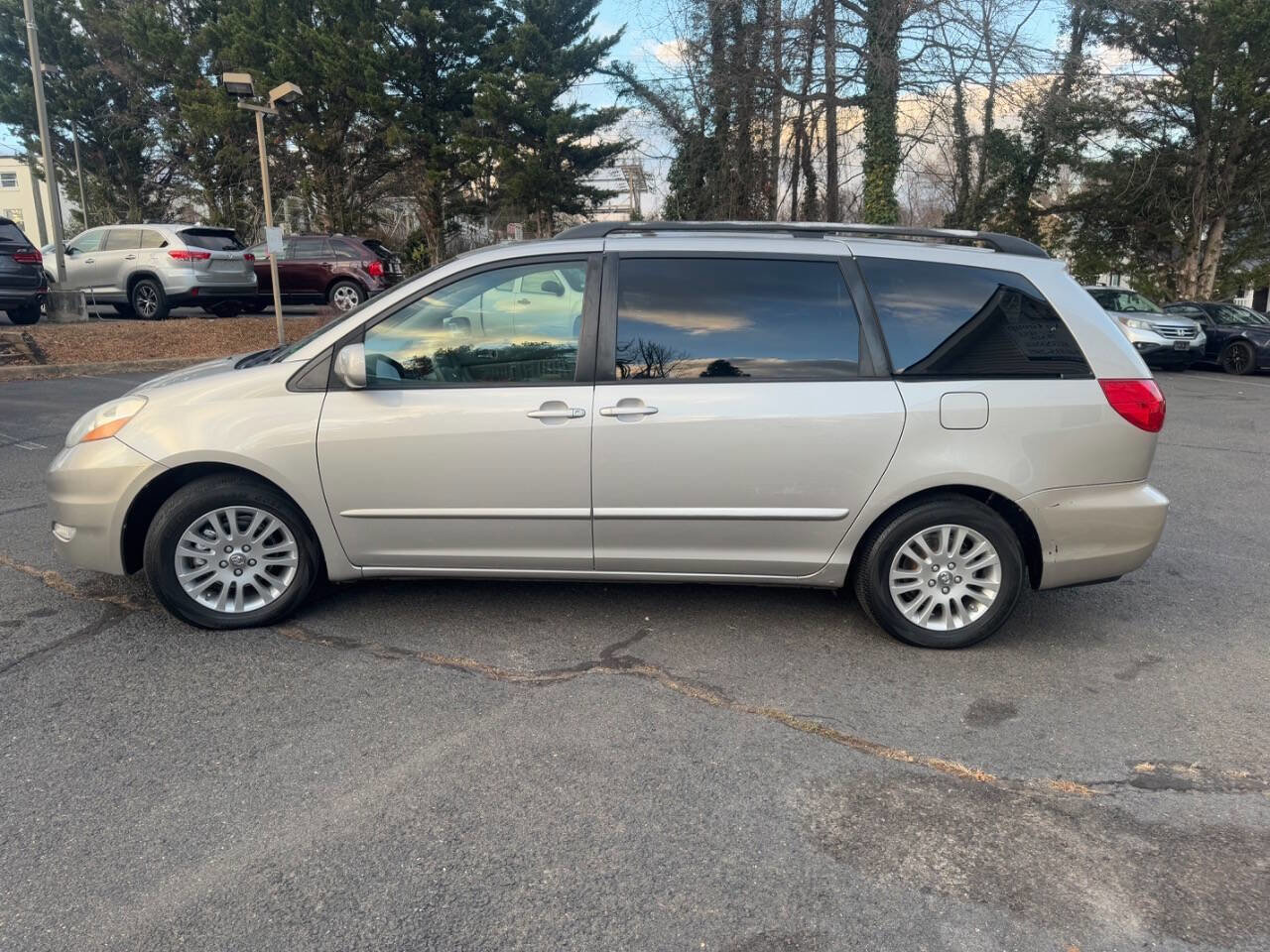 Used 2008 Toyota Sienna image 4