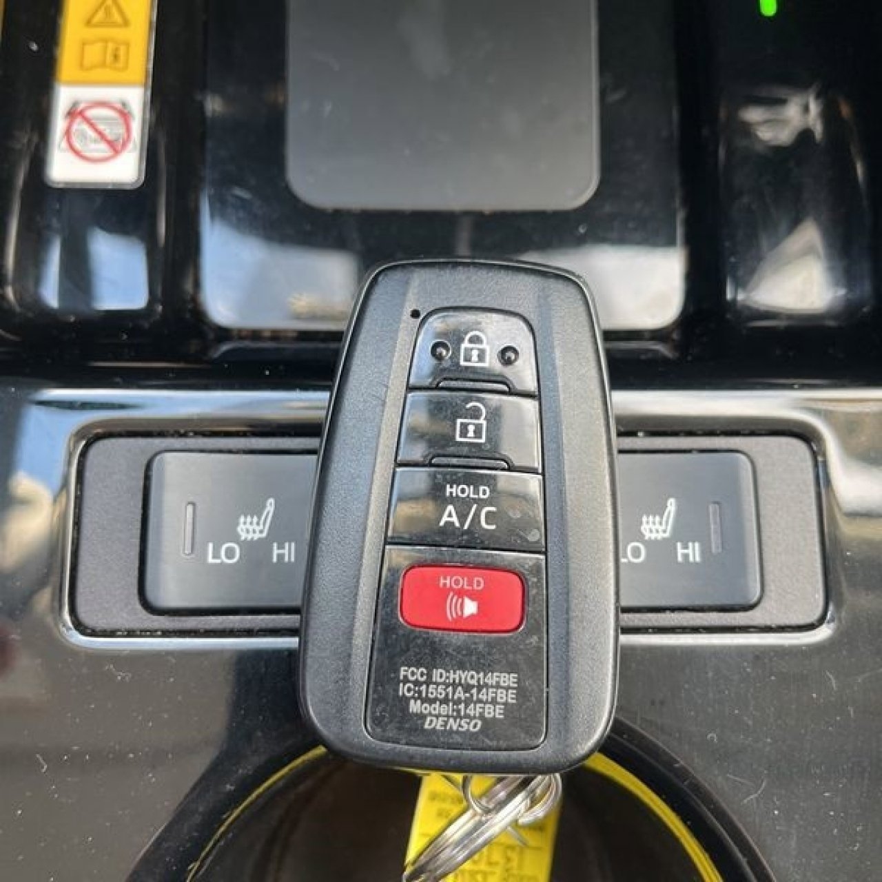 Used 2020 Toyota Prius Prime XLE image 24