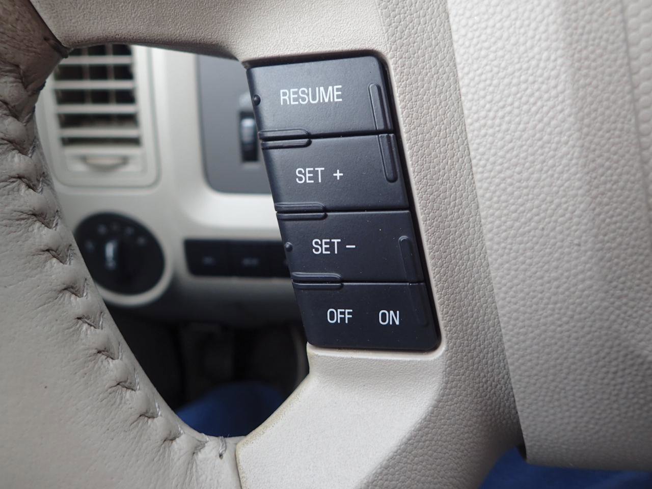 Used 2009 Ford Escape XLT AWD/4WD image 15