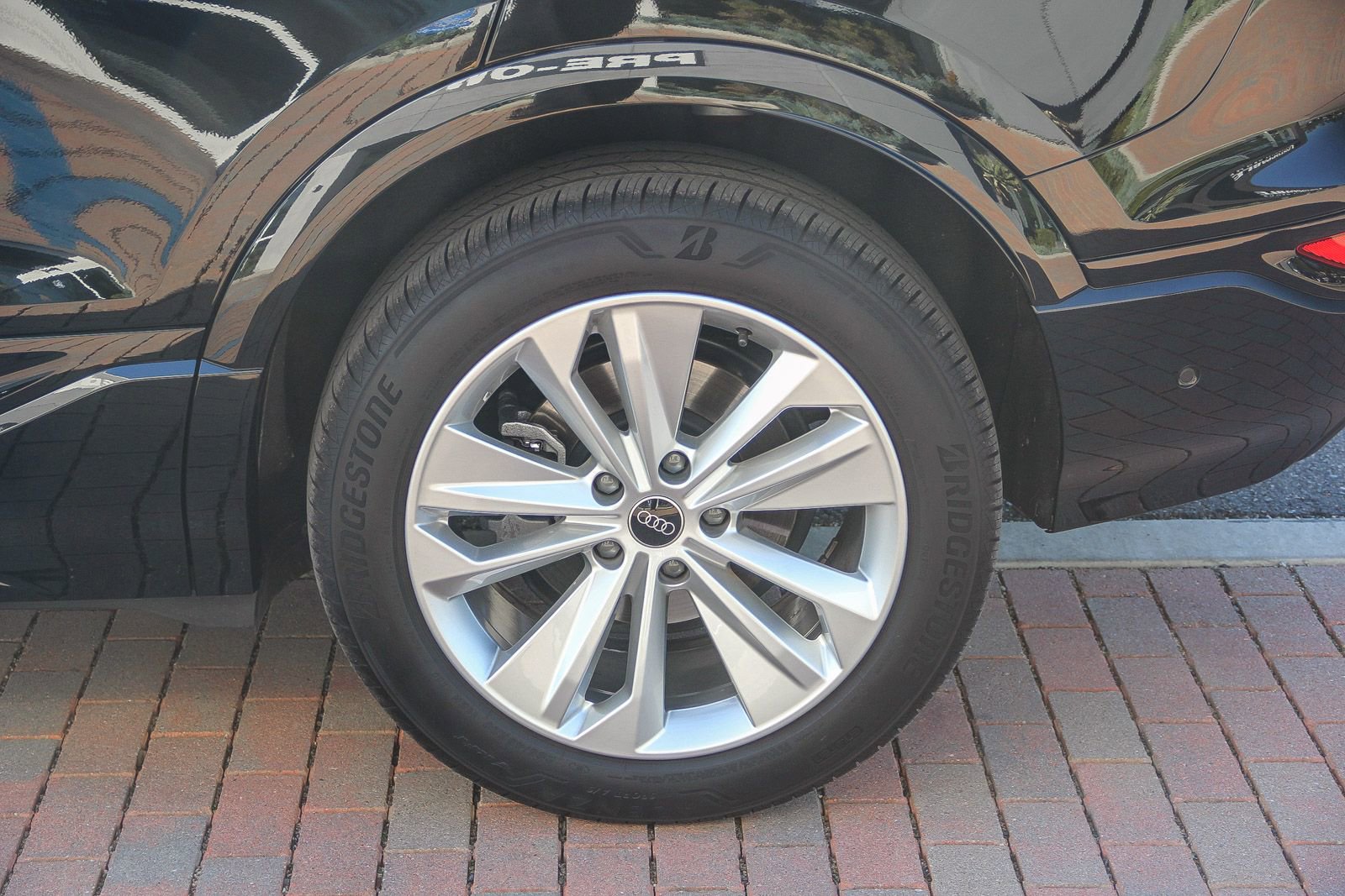 Certified 2025 Audi Q6 e-tron Premium w/ Convenience Package image 7