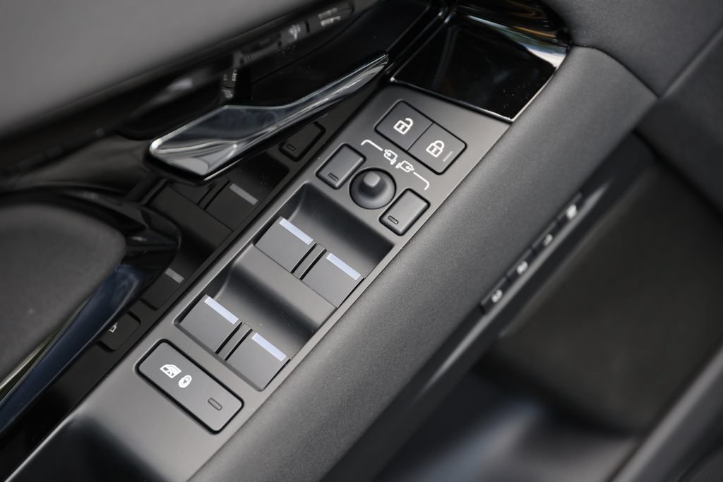 New 2026 Land Rover Range Rover Evoque S AWD/4WD image 17