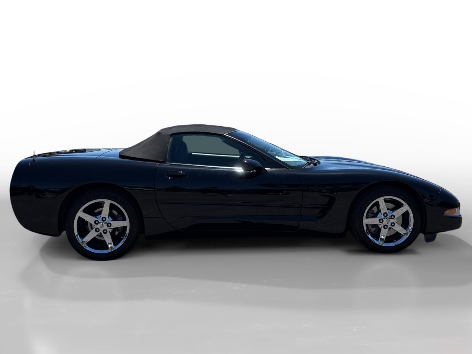 Used 2004 Chevrolet Corvette Convertible w/ Preferred Equipment Group RWD image 6