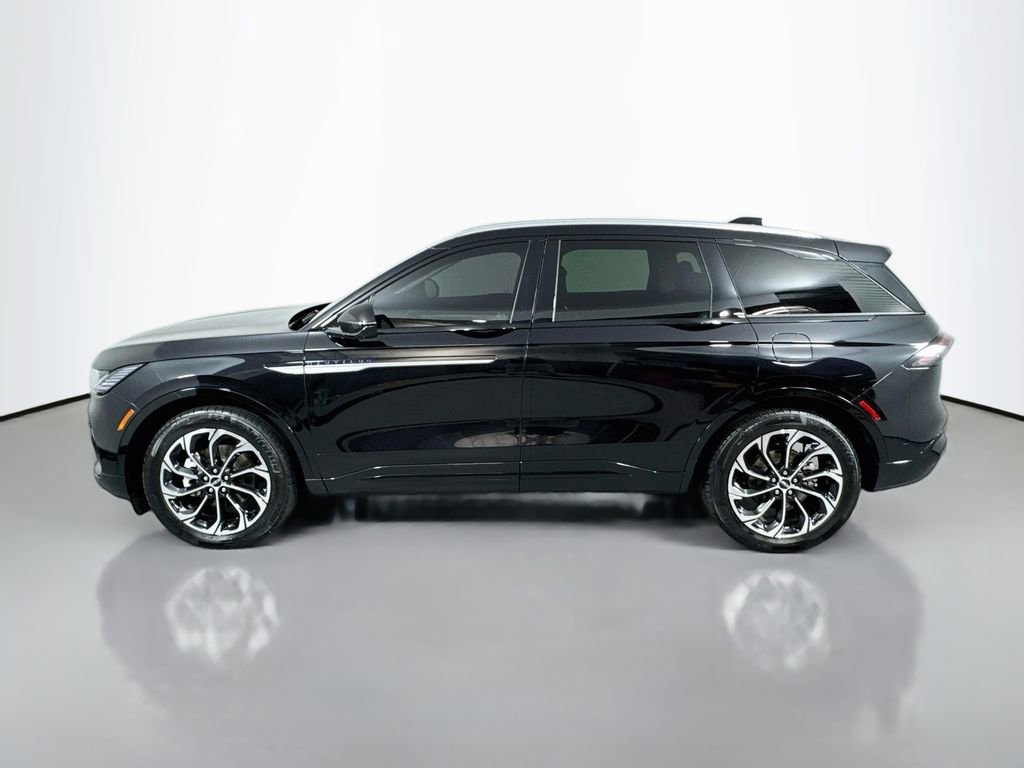 Used 2025 Lincoln Nautilus Reserve AWD/4WD image 8