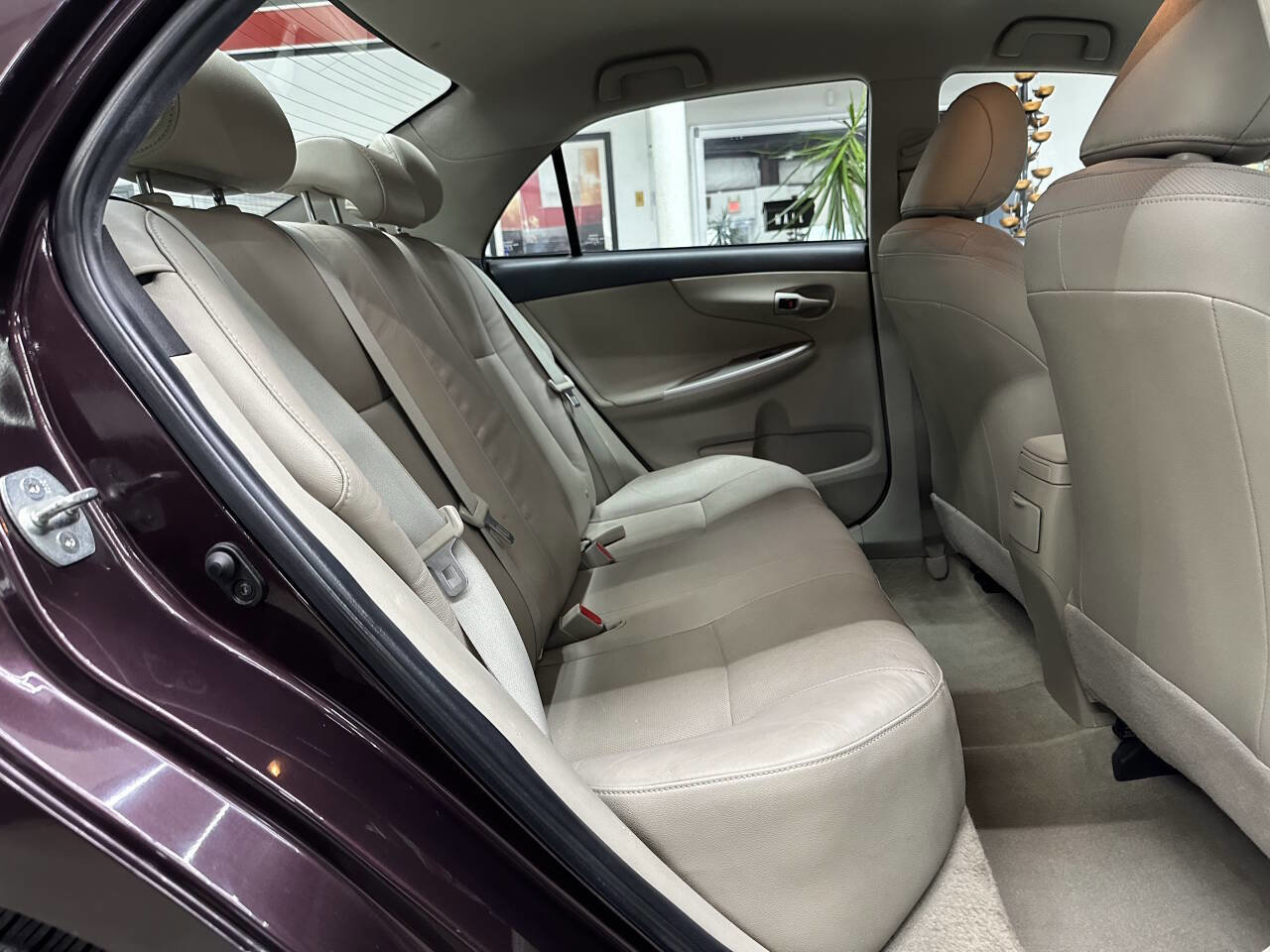 Used 2013 Toyota Corolla LE Special Edition FWD image 15