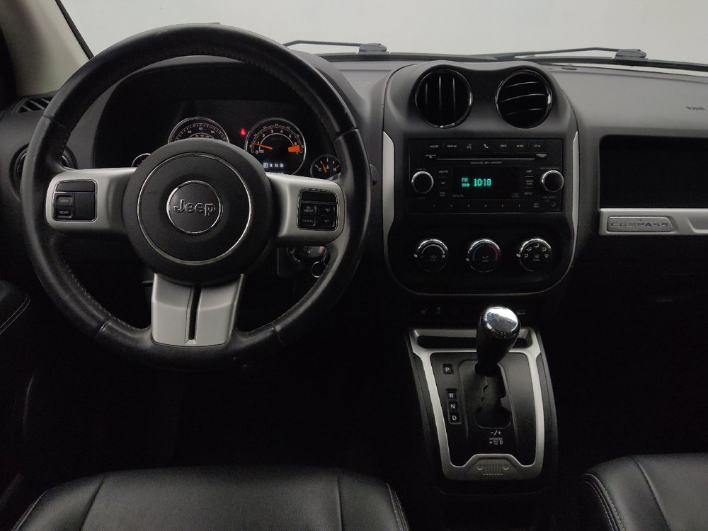 Used 2017 Jeep Compass Latitude FWD image 22