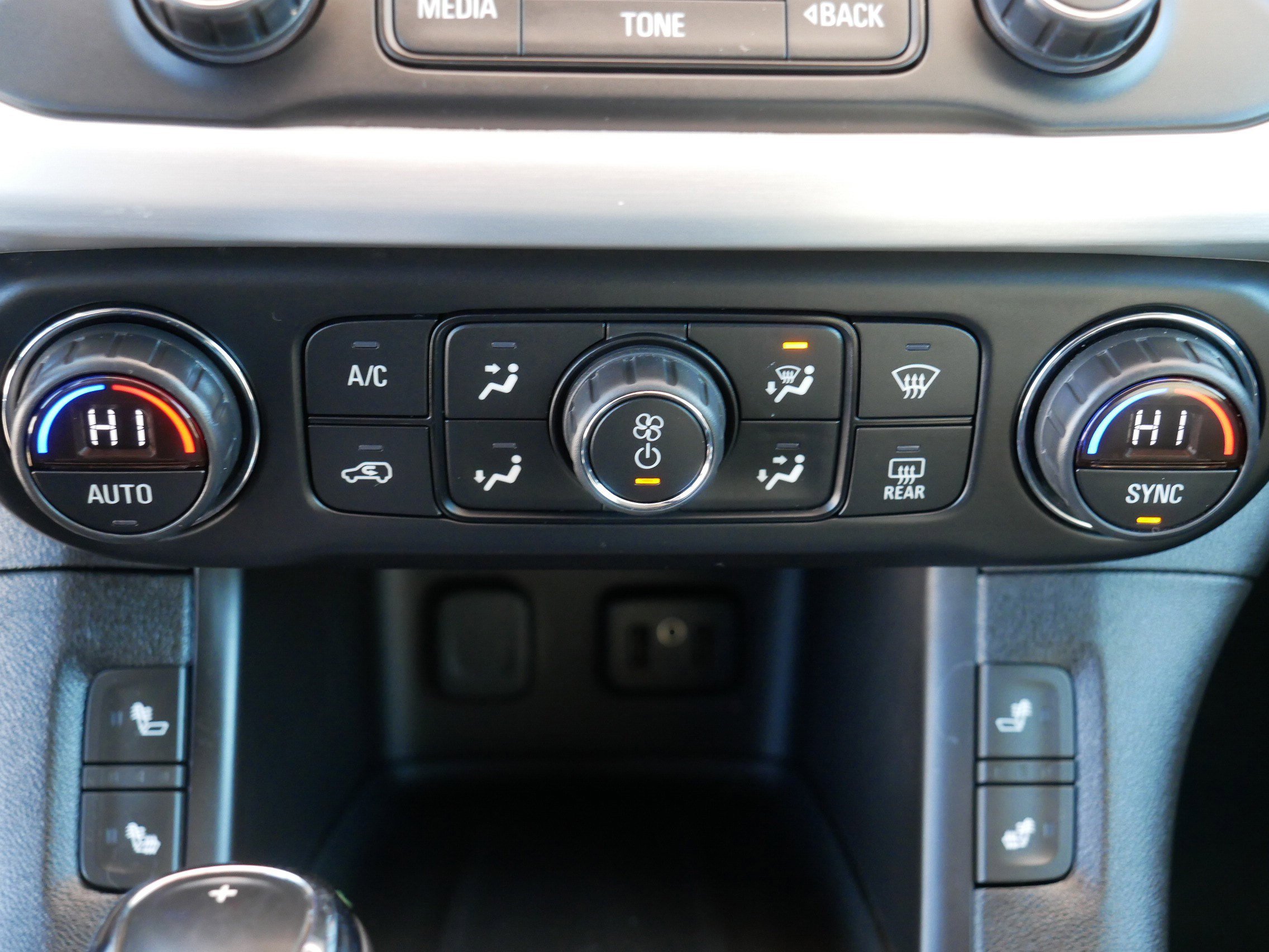 Used 2019 GMC Acadia SLT image 23