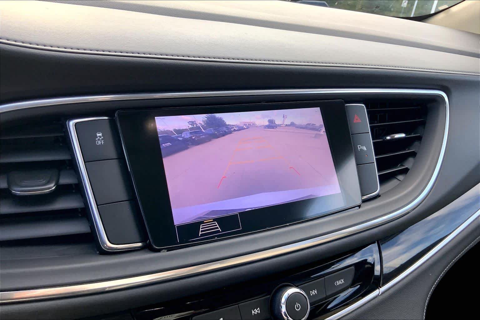 Used 2020 Buick Enclave Essence FWD image 29