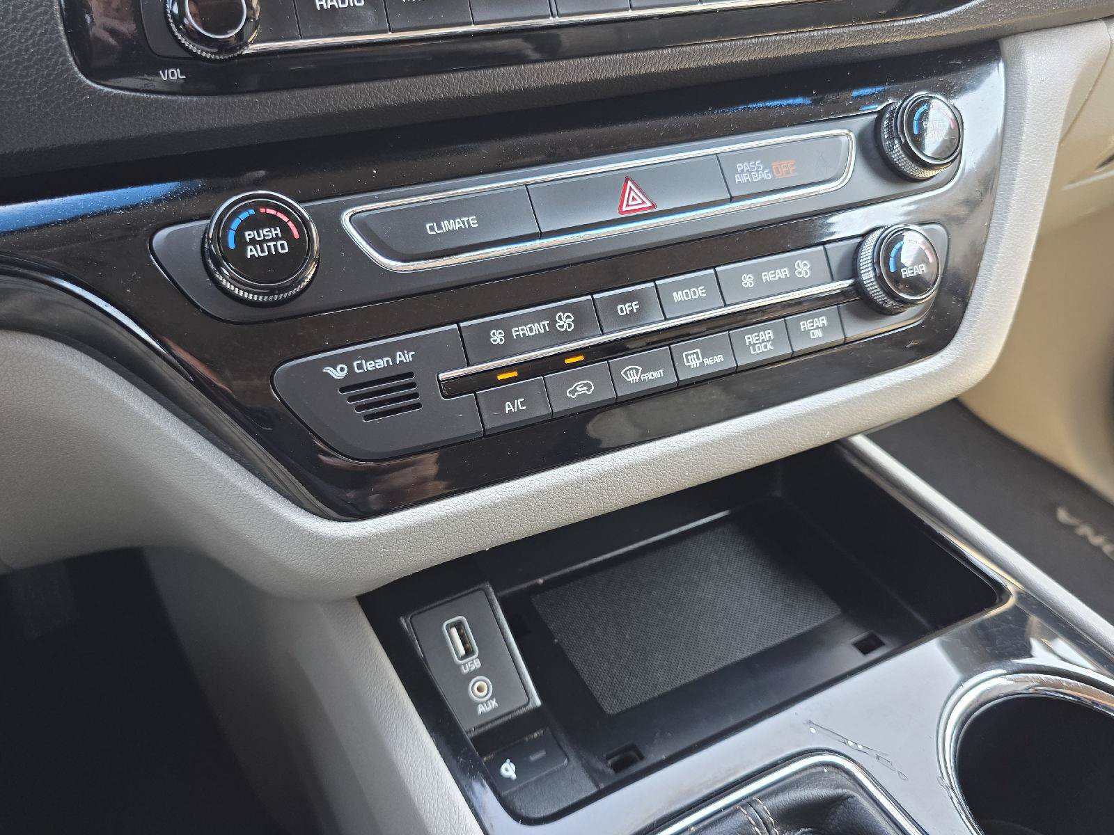 Used 2019 Kia Sedona SX FWD image 19