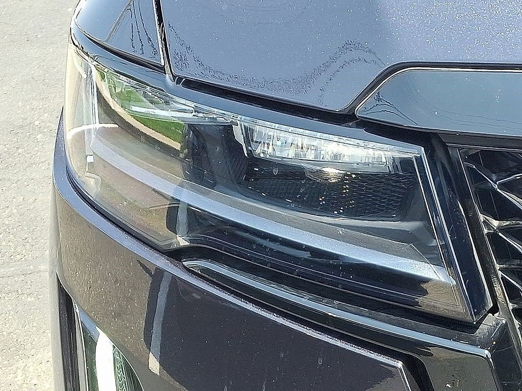 Certified 2024 Cadillac Escalade ESV Sport Platinum AWD/4WD image 9