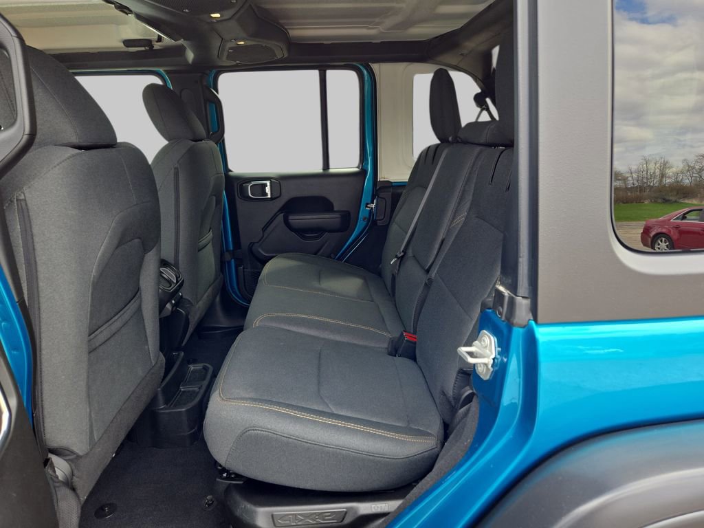 Used 2024 Jeep Wrangler Unlimited AWD/4WD image 16