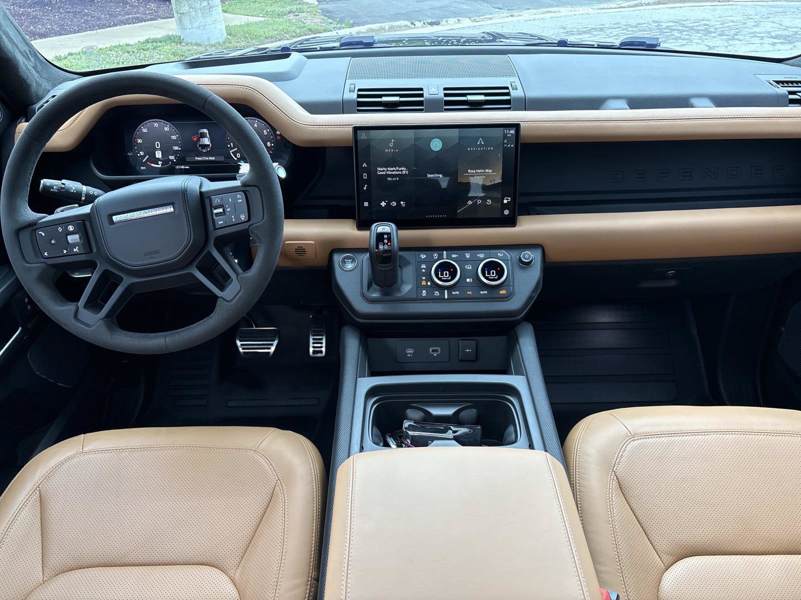 Used 2024 Land Rover Defender 110 V8 AWD/4WD image 31