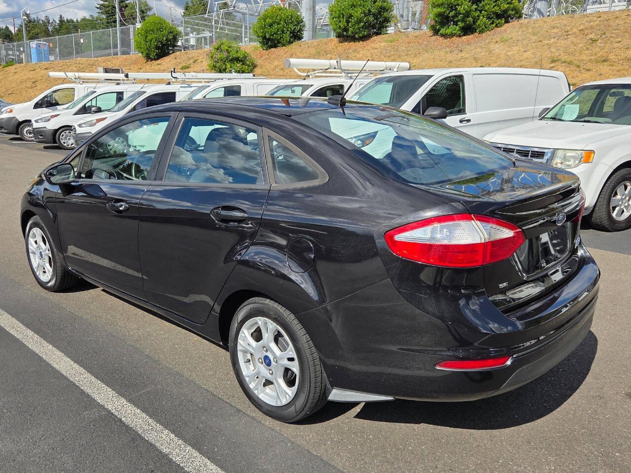 Used 2015 Ford Fiesta SE FWD image 5