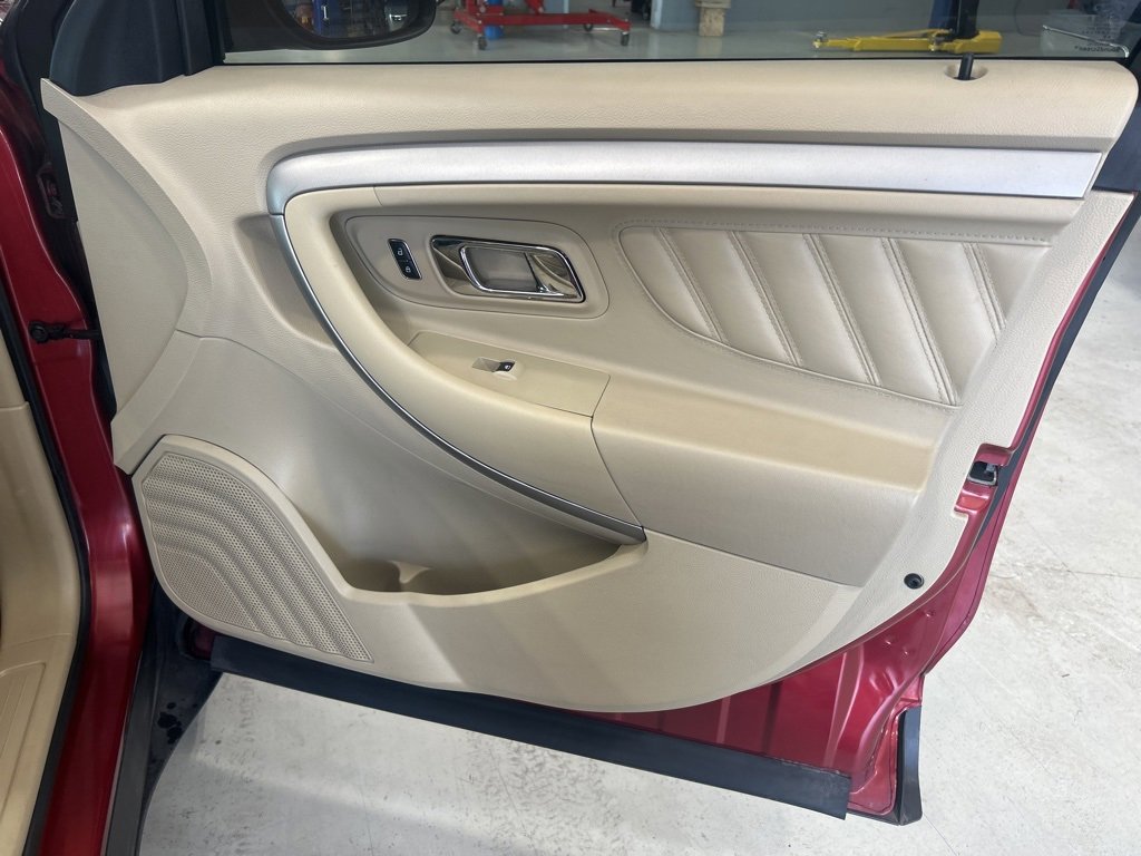 Used 2017 Ford Taurus SEL w/ Equipment Group 201A image 34