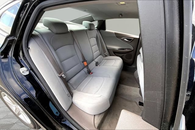 Used 2023 Chevrolet Malibu LS FWD image 17
