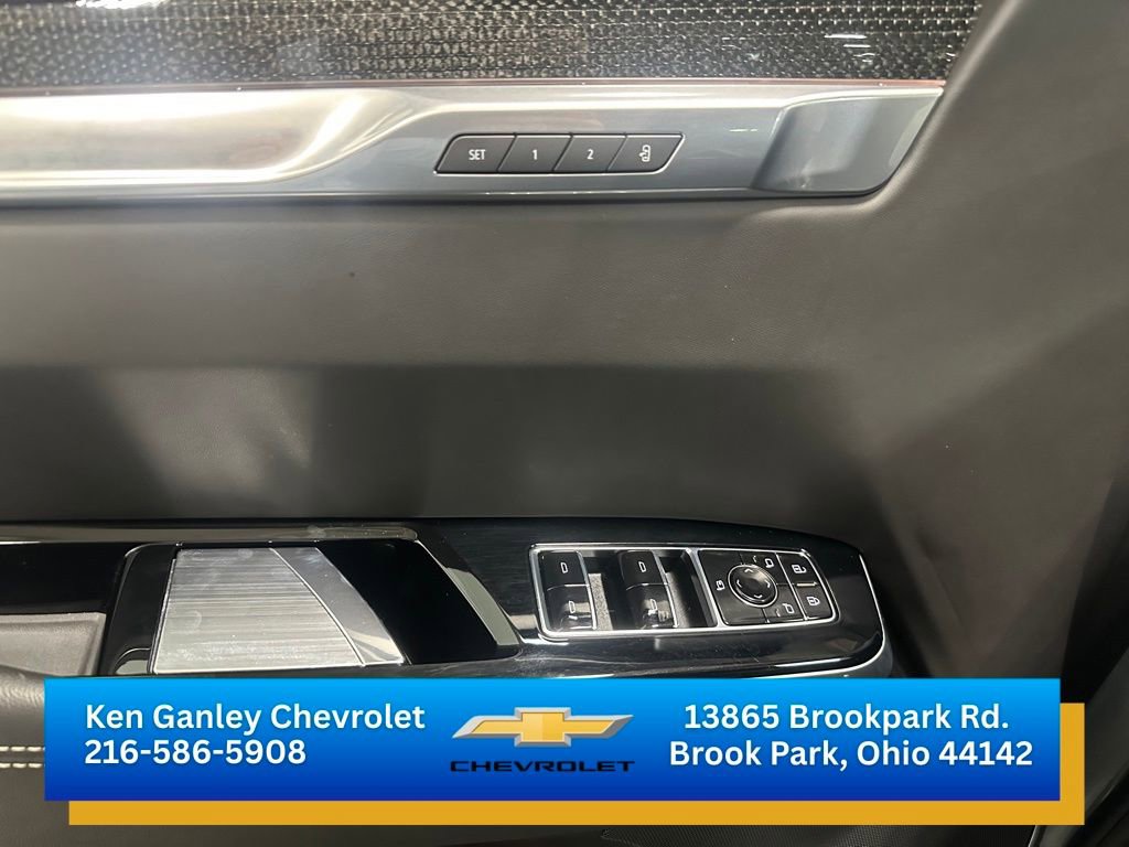 Used 2025 Cadillac Escalade V AWD/4WD image 8