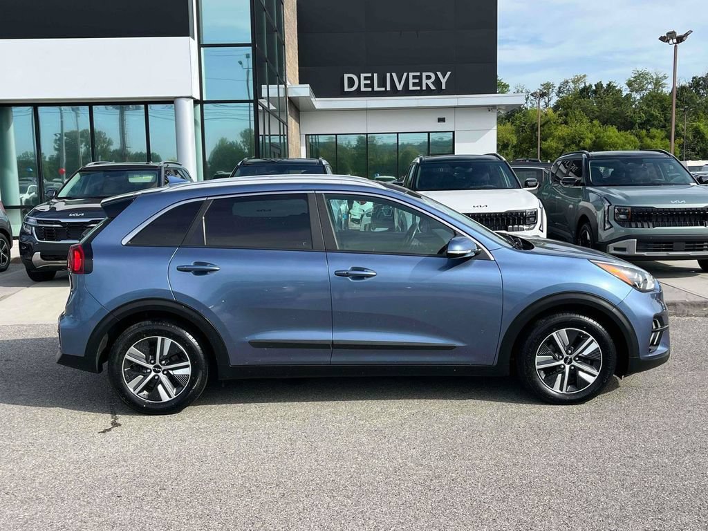 Used 2022 Kia Niro EX Premium FWD image 27